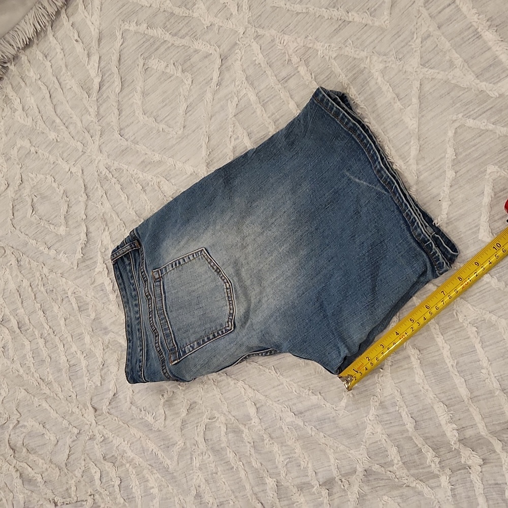 Medium wash, distressed Torrid jean shorts size 14! - Picture 9 of 11